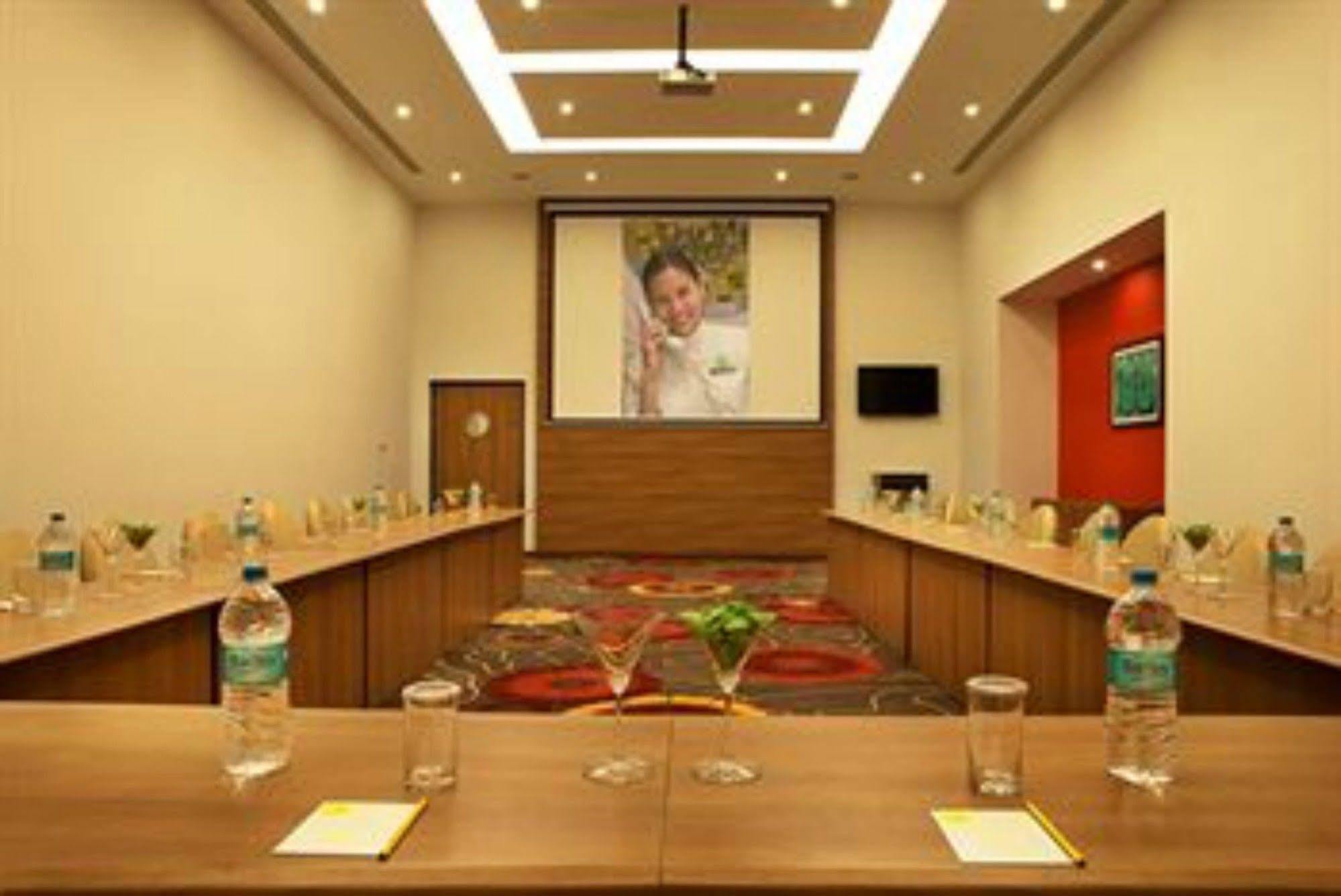 Lemon Tree Premier Hitec City Hyderabad Exterior foto