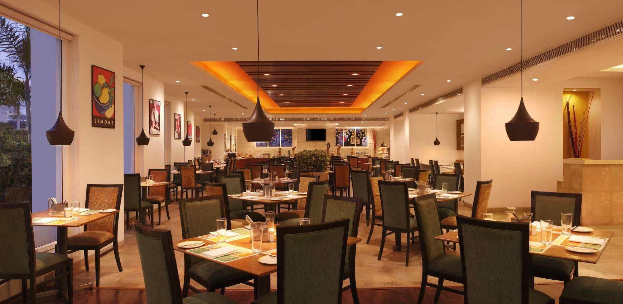 Lemon Tree Premier Hitec City Hyderabad Exterior foto